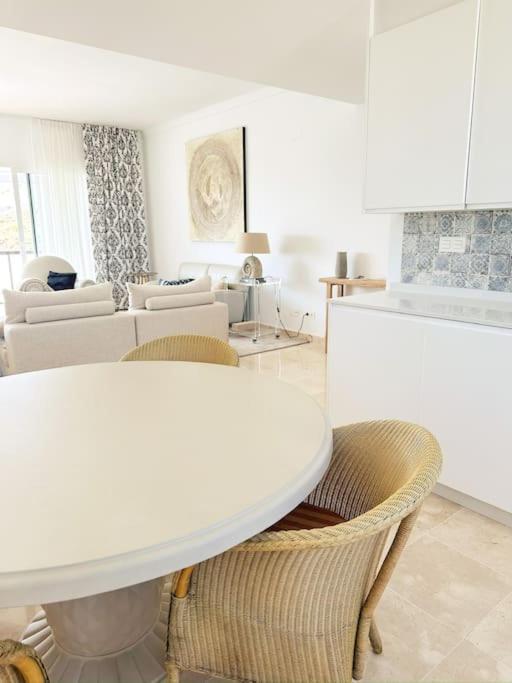 Oceanview Luxury Penthouse Apartment เอสเตโปนา ภายนอก รูปภาพ