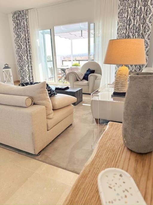 Oceanview Luxury Penthouse Apartment เอสเตโปนา ภายนอก รูปภาพ