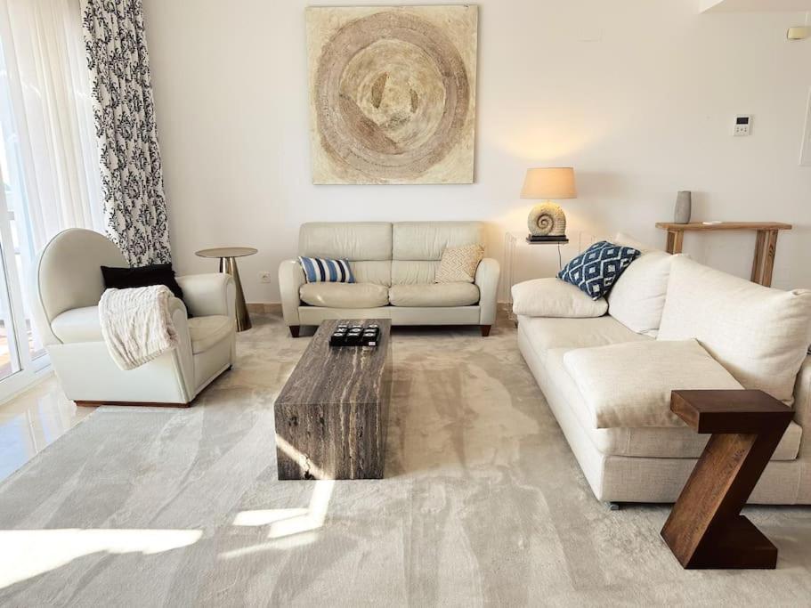 Oceanview Luxury Penthouse Apartment เอสเตโปนา ภายนอก รูปภาพ