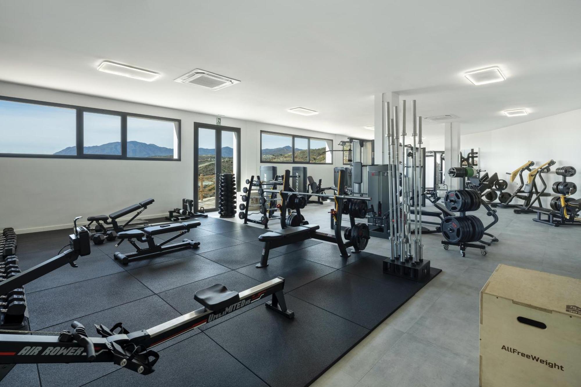 Oceanview Luxury Penthouse Apartment เอสเตโปนา ภายนอก รูปภาพ