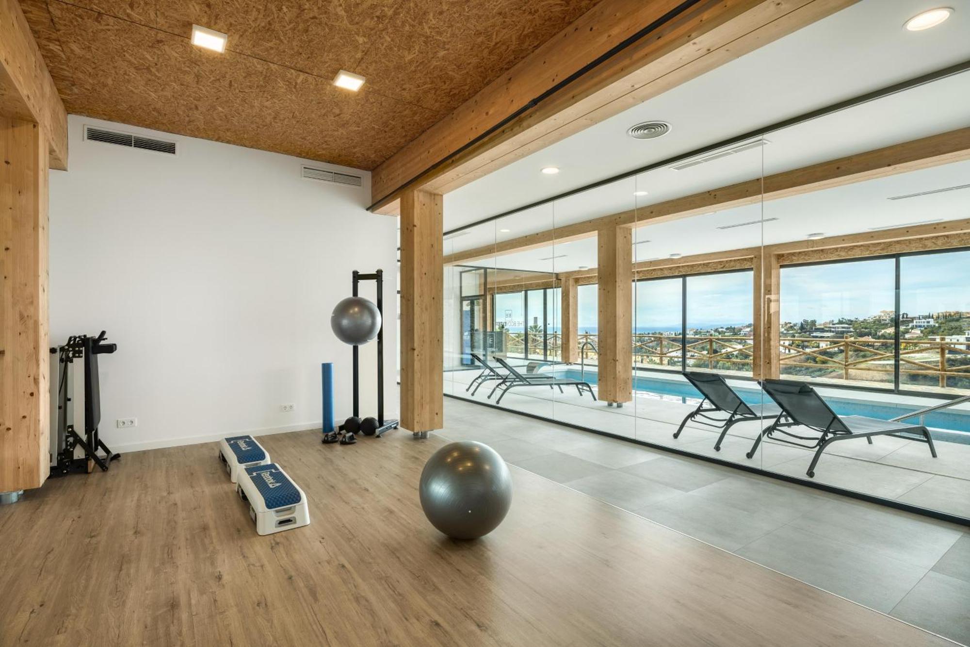 Oceanview Luxury Penthouse Apartment เอสเตโปนา ภายนอก รูปภาพ